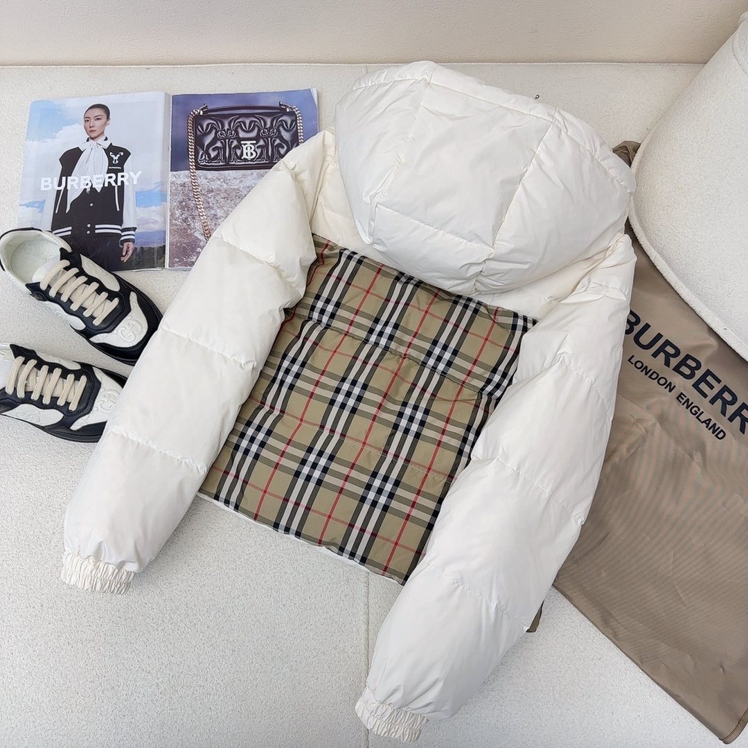 Burberry Checked-Panel Hooded Puffer Jacket — detail