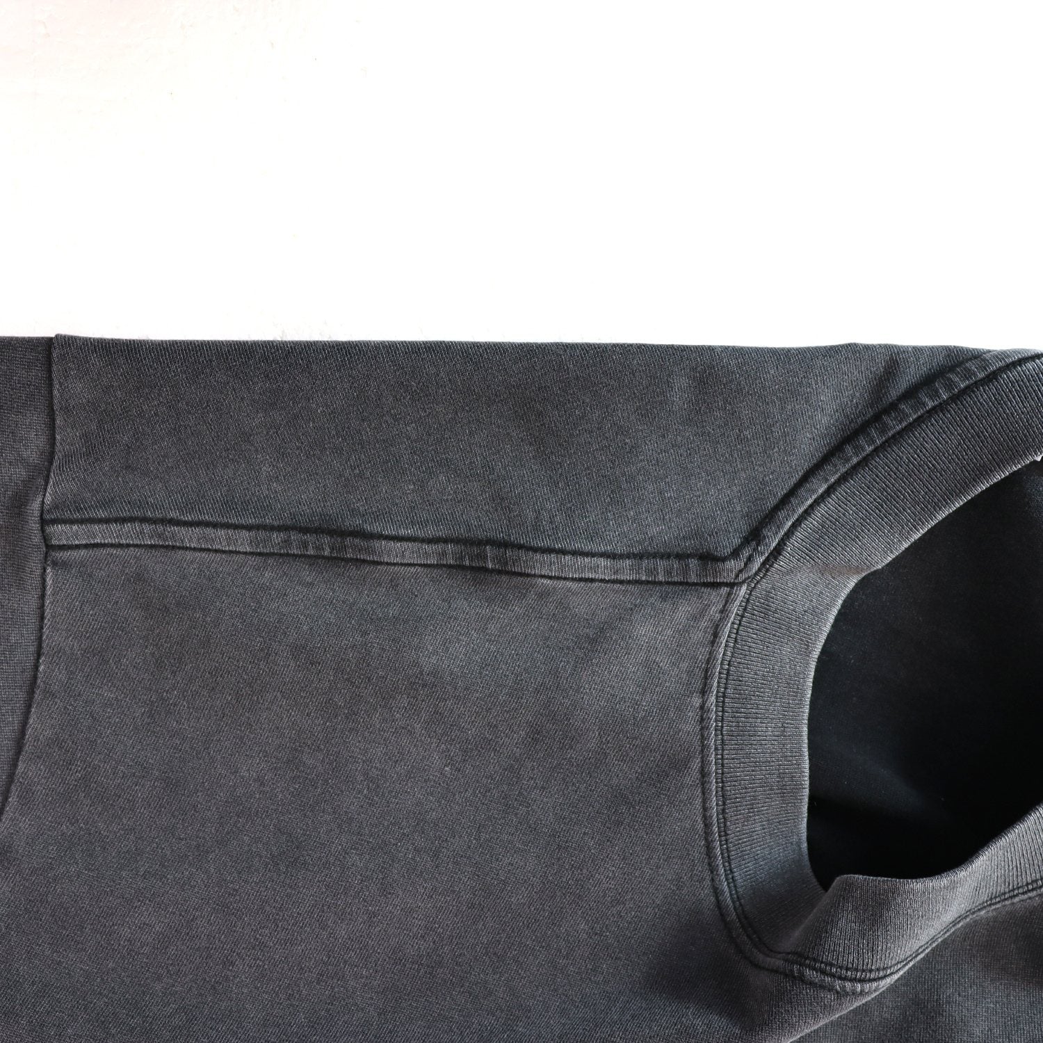RRR123 Moth Graphic Short-Sleeve T-Shirt — detail