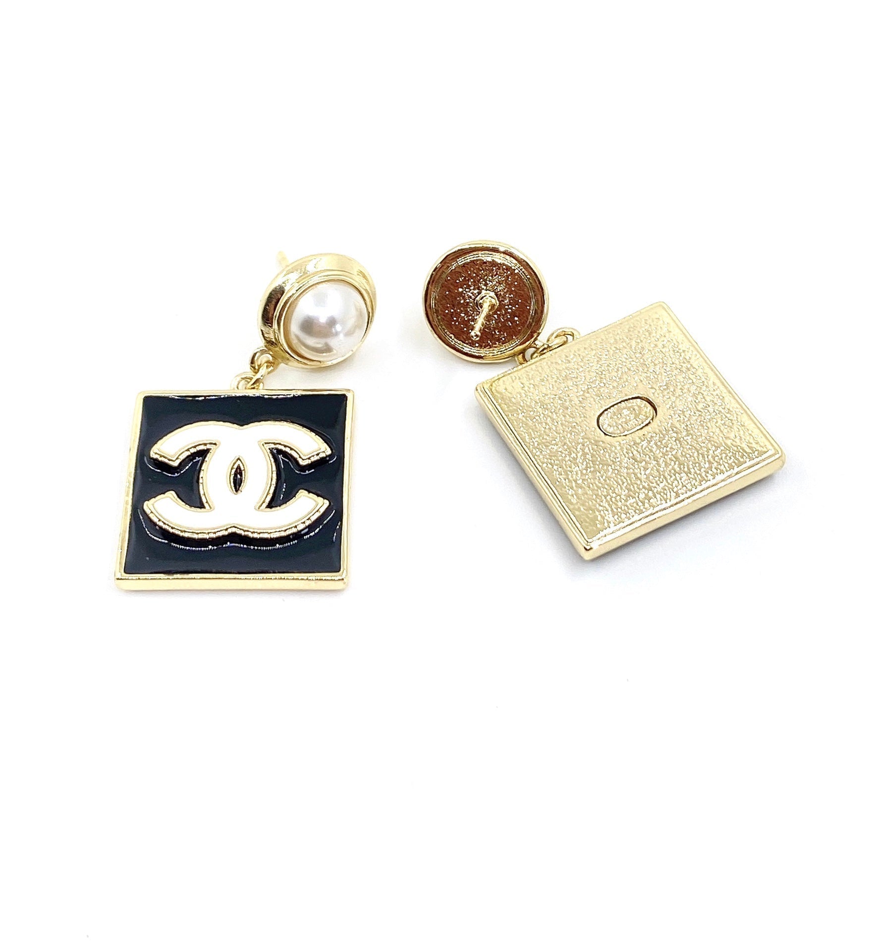 18K  Chanel Square Pearl Pendant Earrings