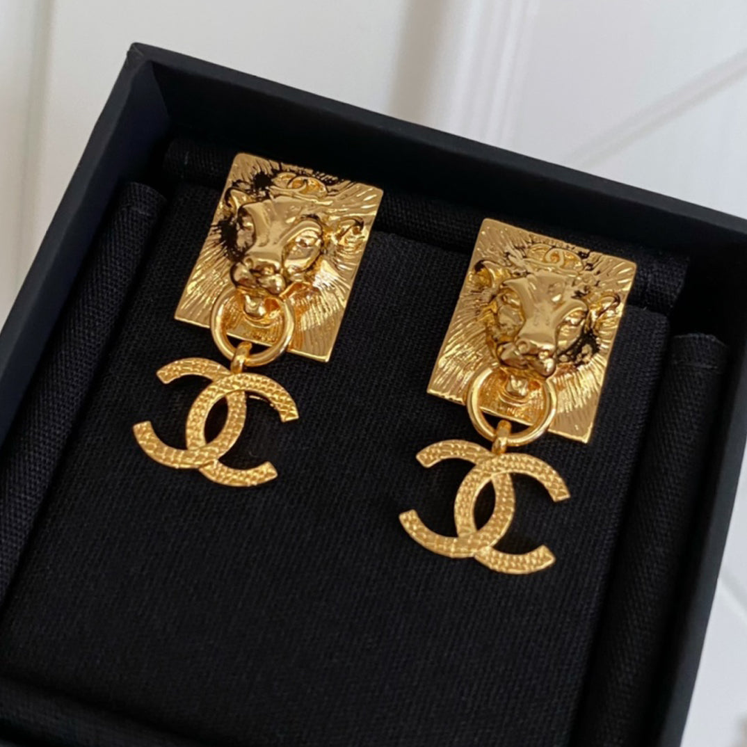 18K  Chanel Lion Sharp Earrings