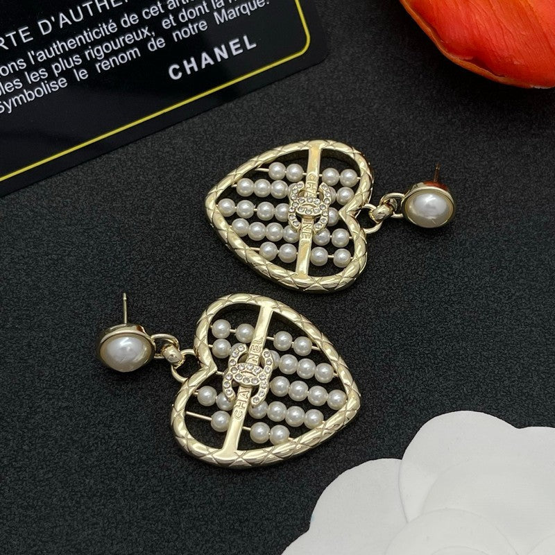 18K  Chanel Gold Hear Pearl Earrings