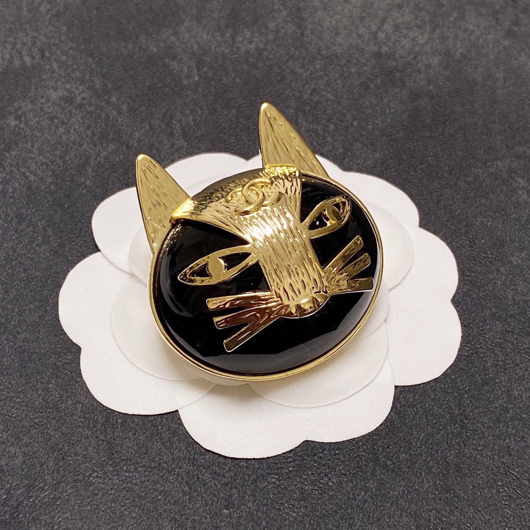 18K  Chanel Cat Brooch