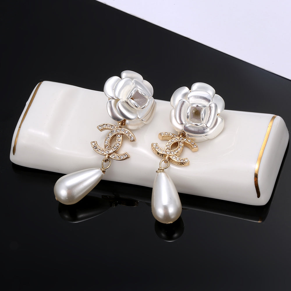 18K  Chanel Flower Pearl Earrings