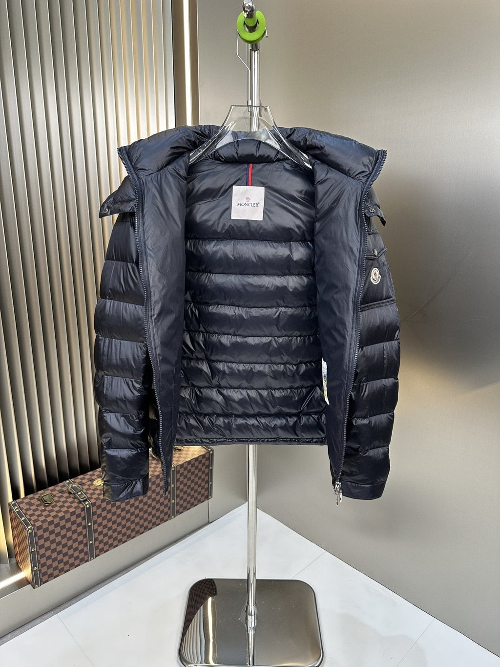 Men Moncler coat Hooded Puffer Jacket — detail